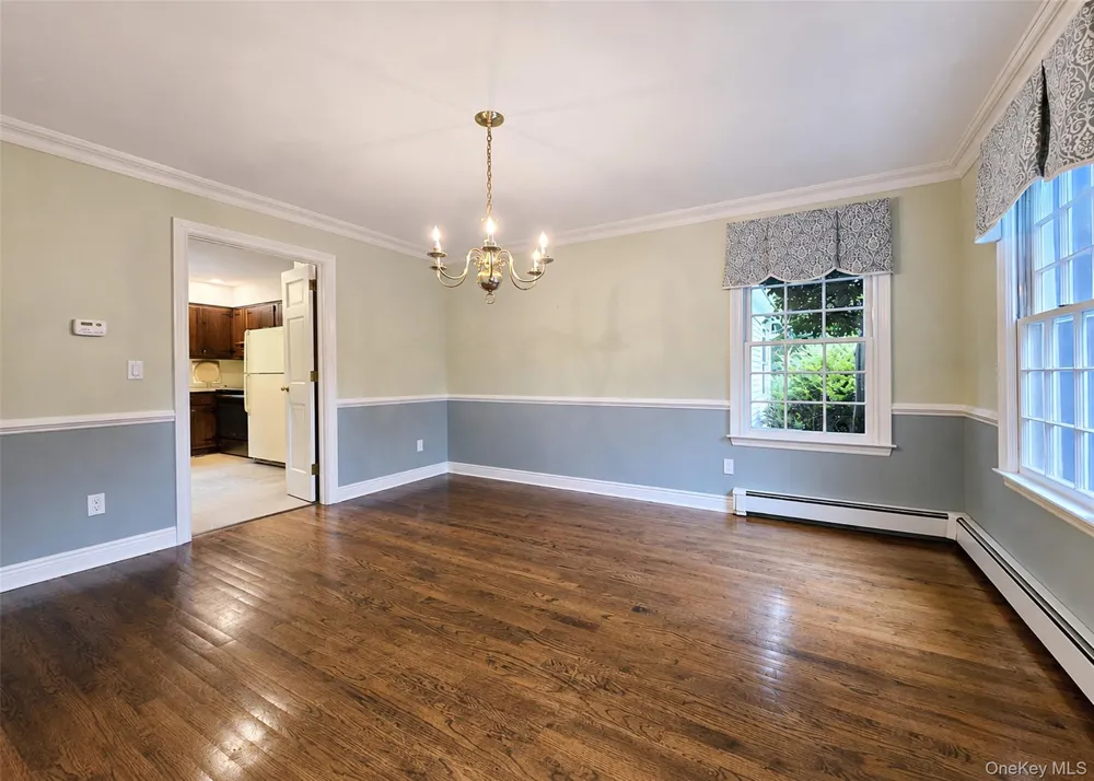 16 Woodhull Road East Setauket, NY 11733
