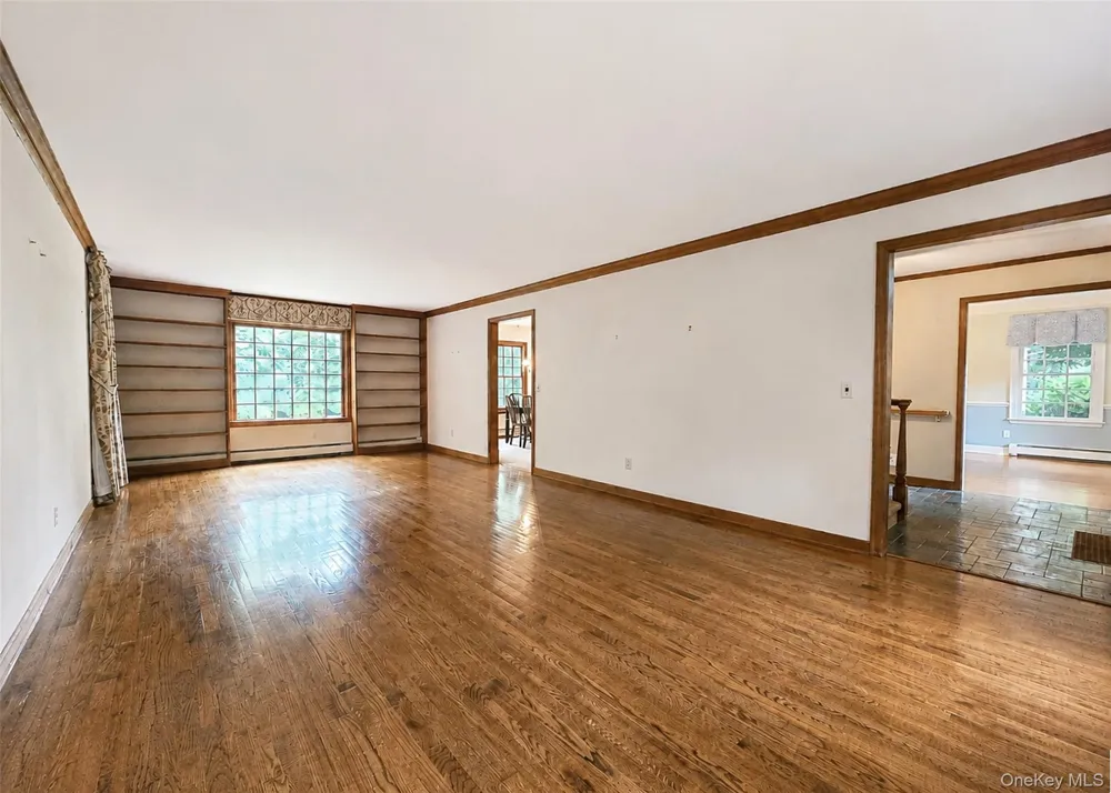 16 Woodhull Road East Setauket, NY 11733