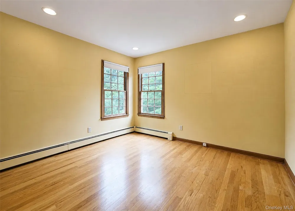 16 Woodhull Road East Setauket, NY 11733