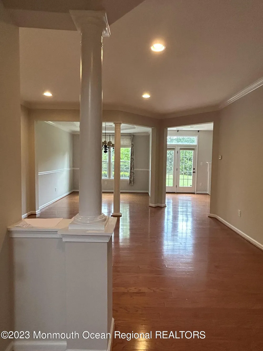 31 Oak Leaf Lane Tinton Falls, NJ 07712