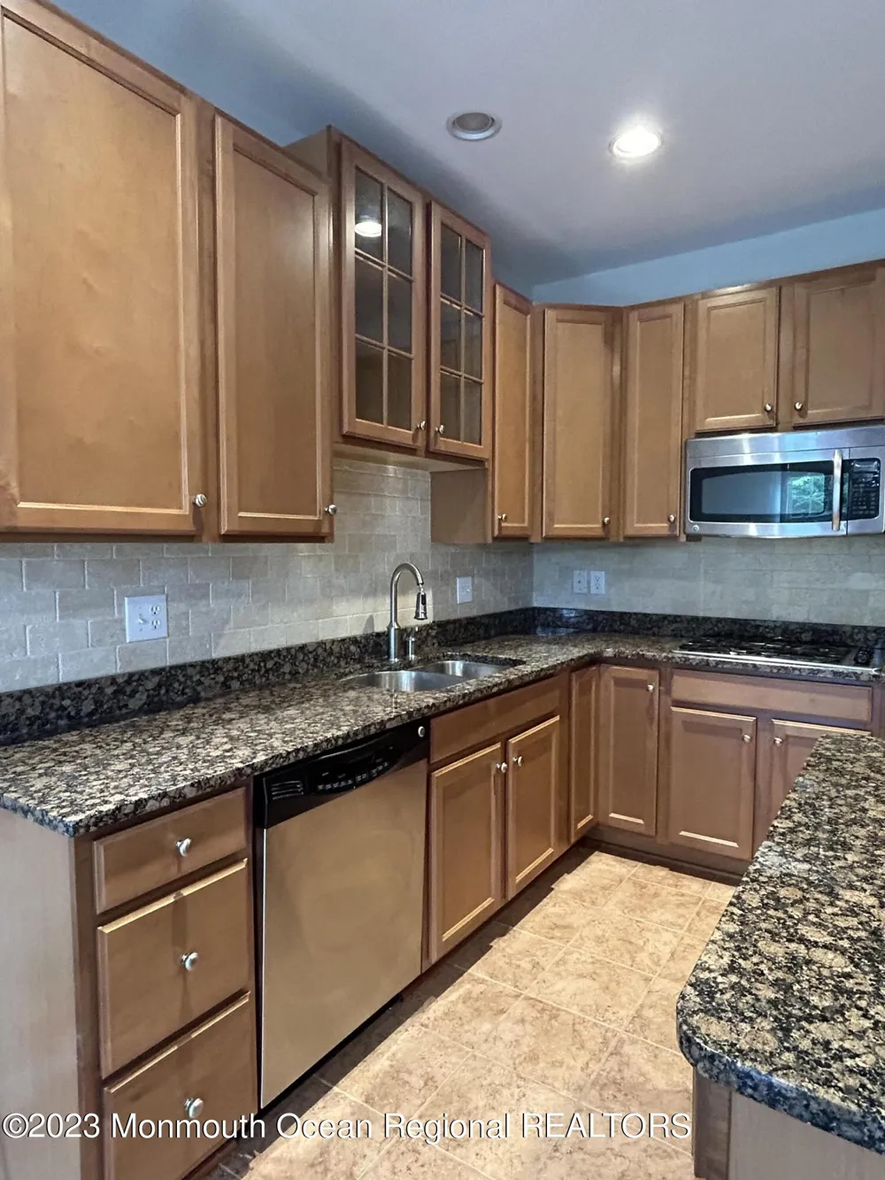 31 Oak Leaf Lane Tinton Falls, NJ 07712
