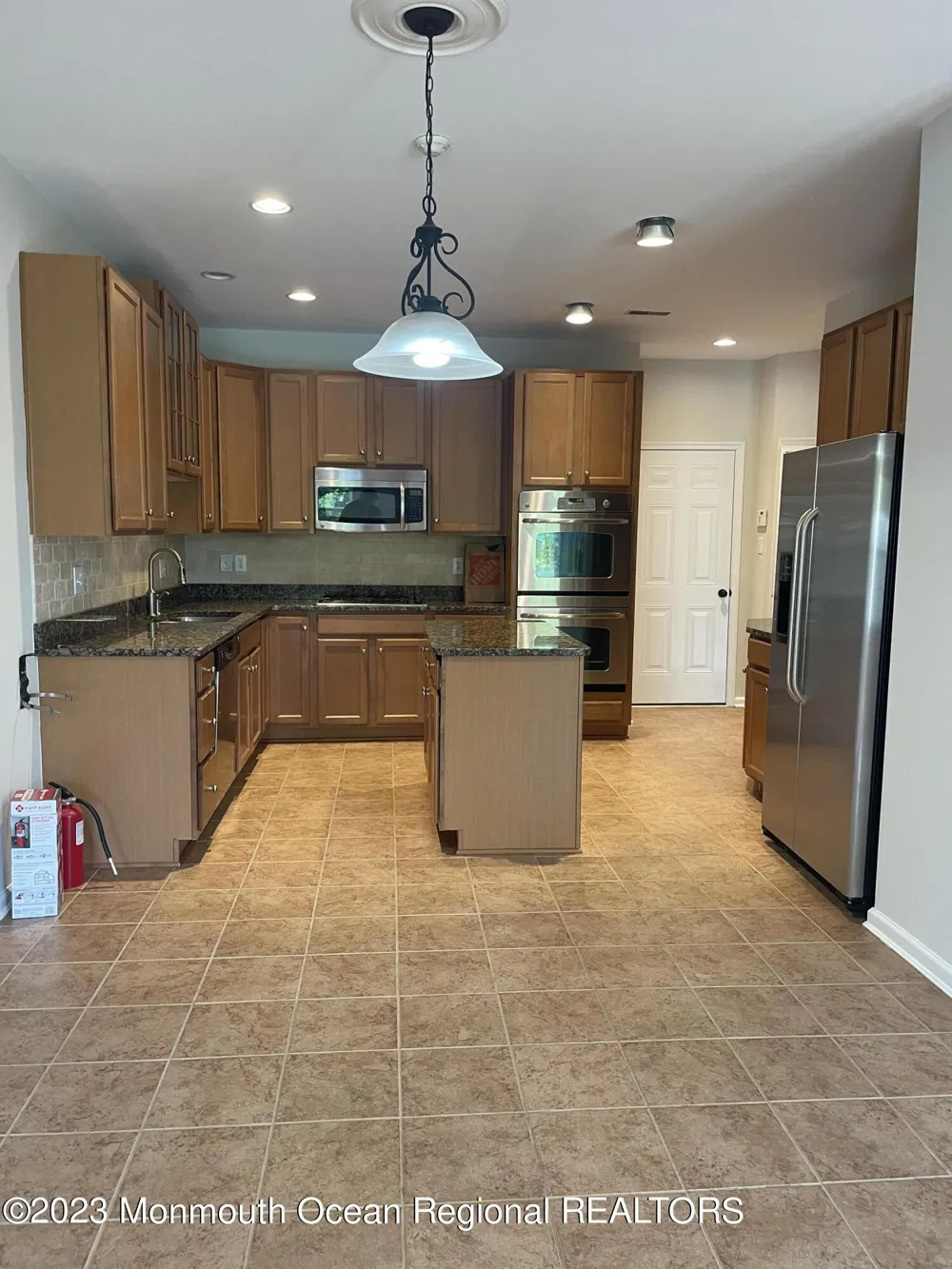 31 Oak Leaf Lane Tinton Falls, NJ 07712