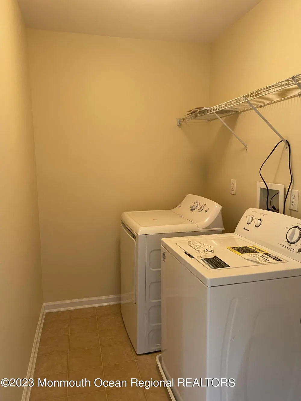 31 Oak Leaf Lane Tinton Falls, NJ 07712