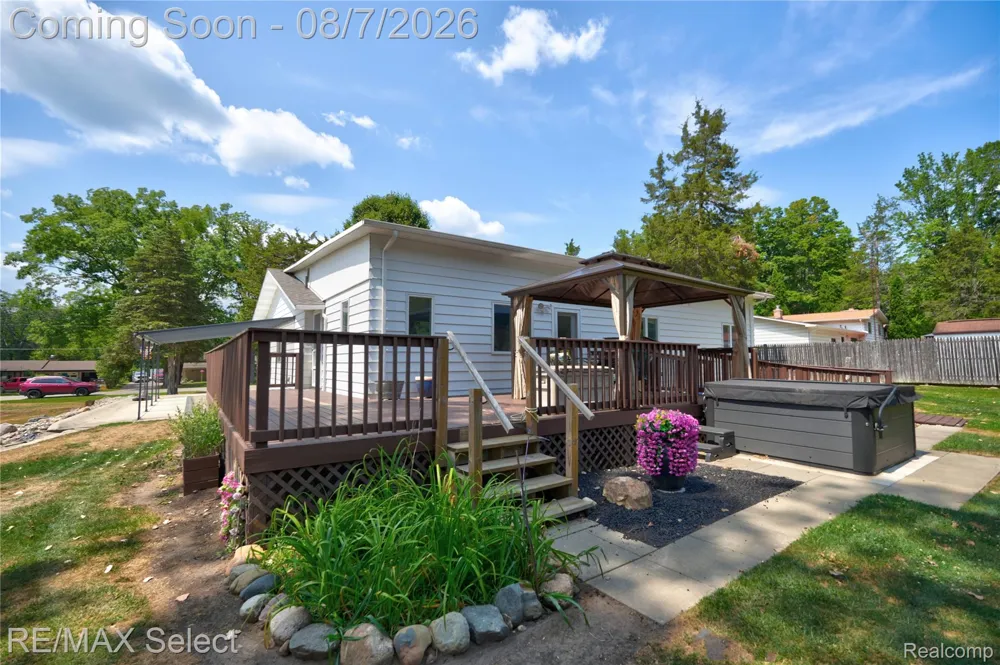 4484 Cedardale Lane Flushing Charter Township, MI 48433