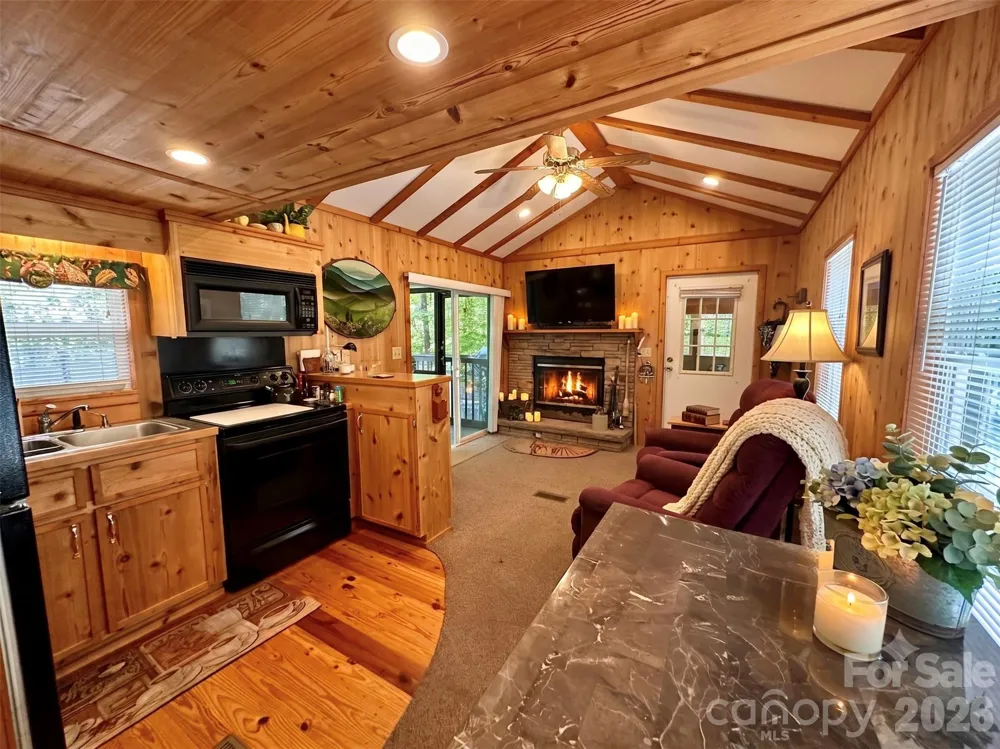 21 Bear Cub Drive Spruce Pine, NC 28777