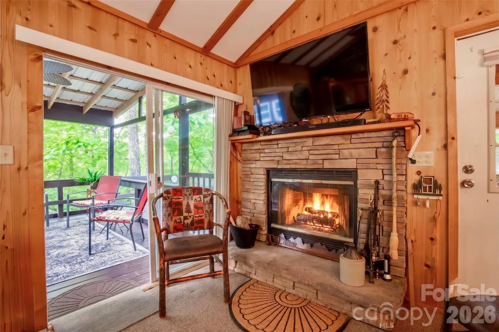 21 Bear Cub Drive Spruce Pine, NC 28777
