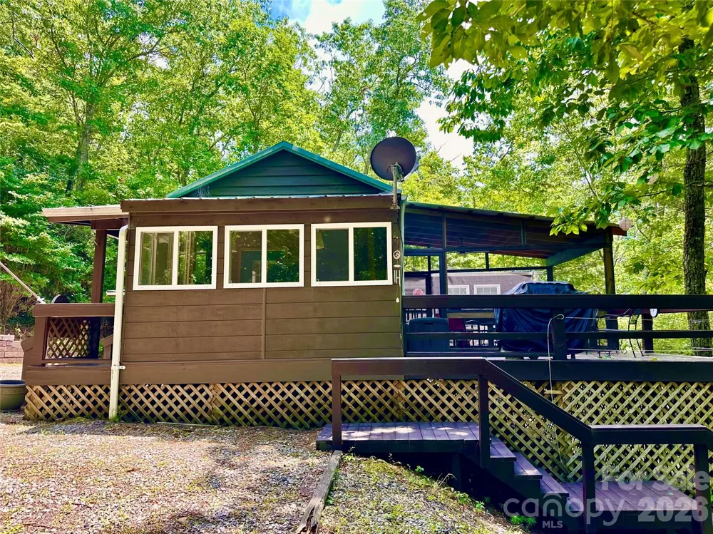 21 Bear Cub Drive Spruce Pine, NC 28777