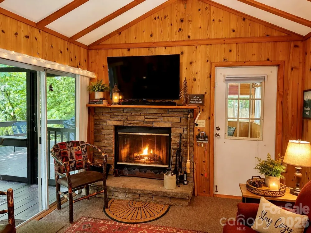 21 Bear Cub Drive Spruce Pine, NC 28777