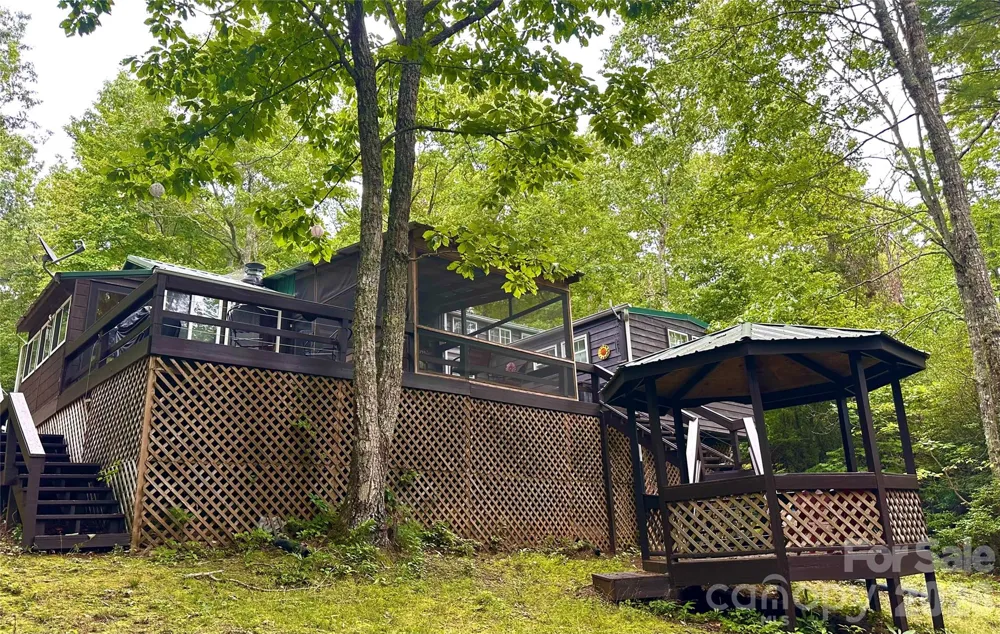 21 Bear Cub Drive Spruce Pine, NC 28777