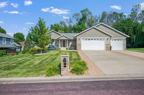 105 Hidden Oaks Circle