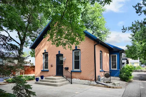 1002 Gilmore Avenue