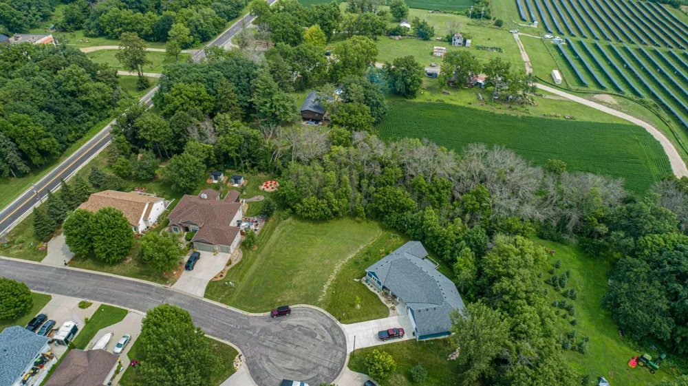 905 Orchard Heights Court Faribault, MN 55021