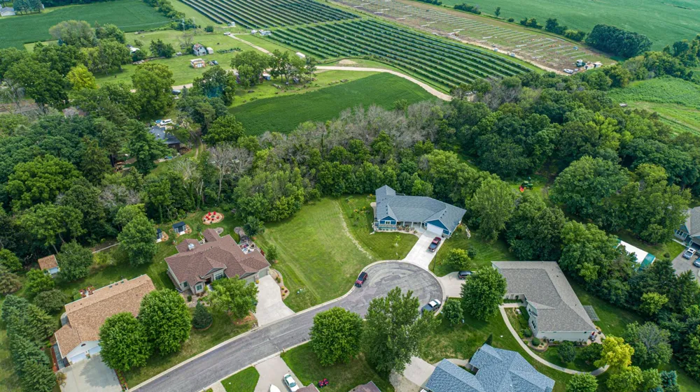 905 Orchard Heights Court Faribault, MN 55021