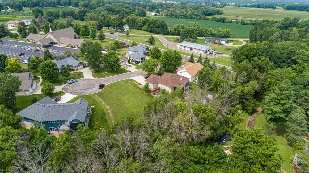 905 Orchard Heights Court Faribault, MN 55021