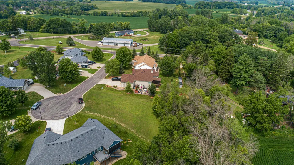 905 Orchard Heights Court Faribault, MN 55021