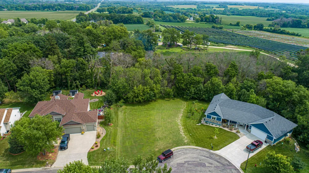 905 Orchard Heights Court Faribault, MN 55021