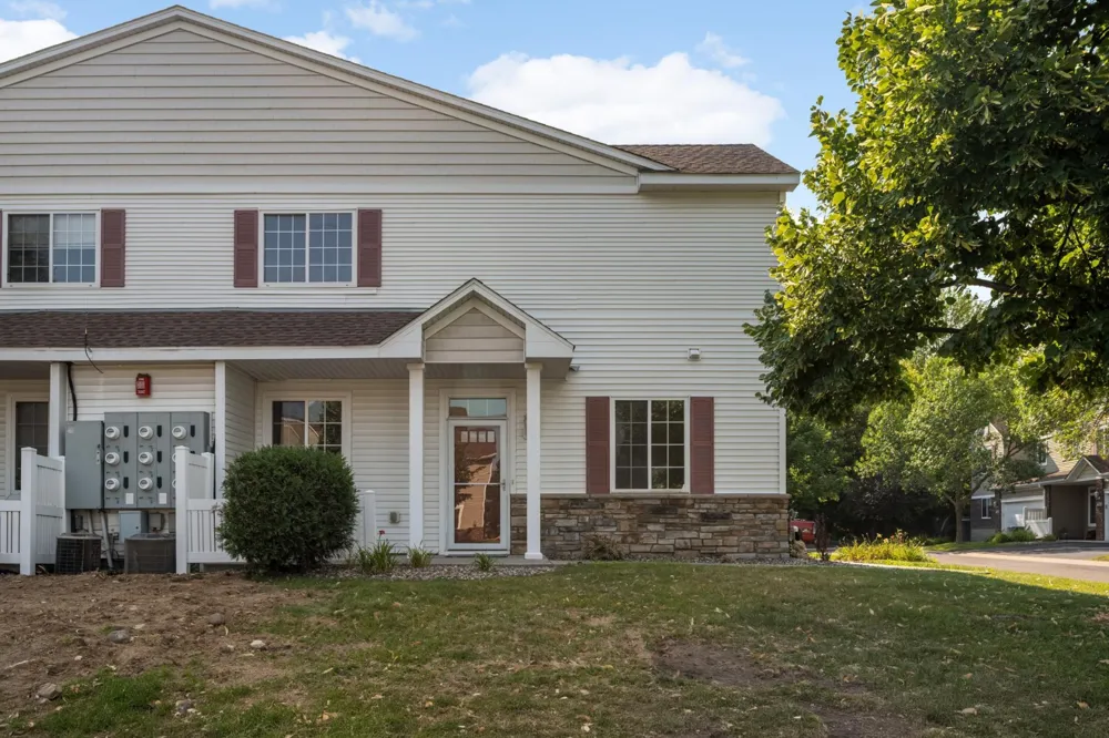 4691 Blaine Avenue #808 Inver Grove Heights, MN 55076