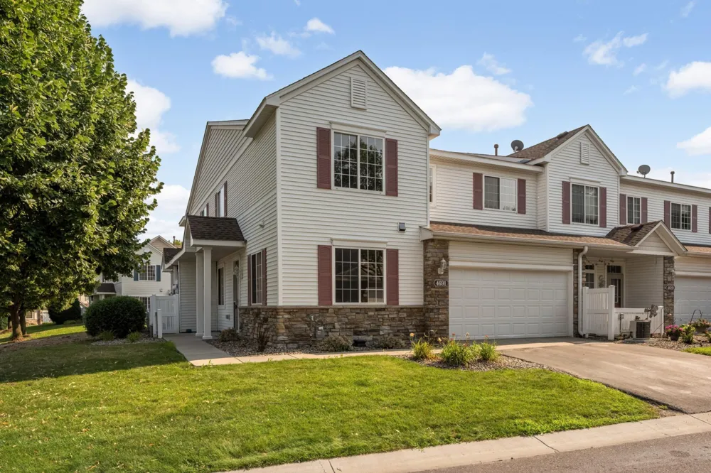 4691 Blaine Avenue #808 Inver Grove Heights, MN 55076