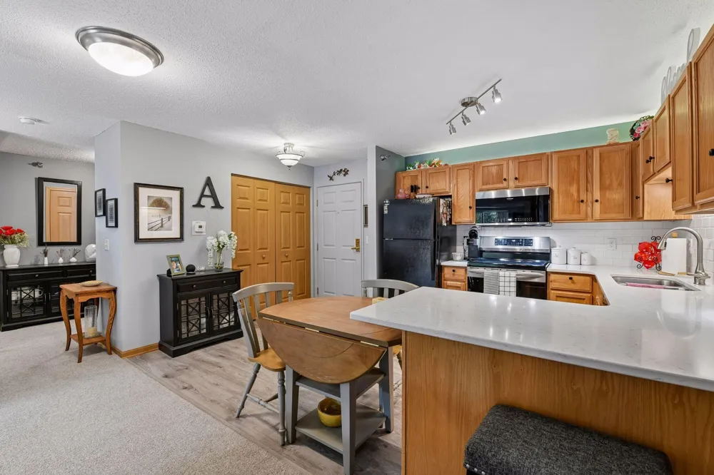 1321 Lake Drive W #123 Chanhassen, MN 55317
