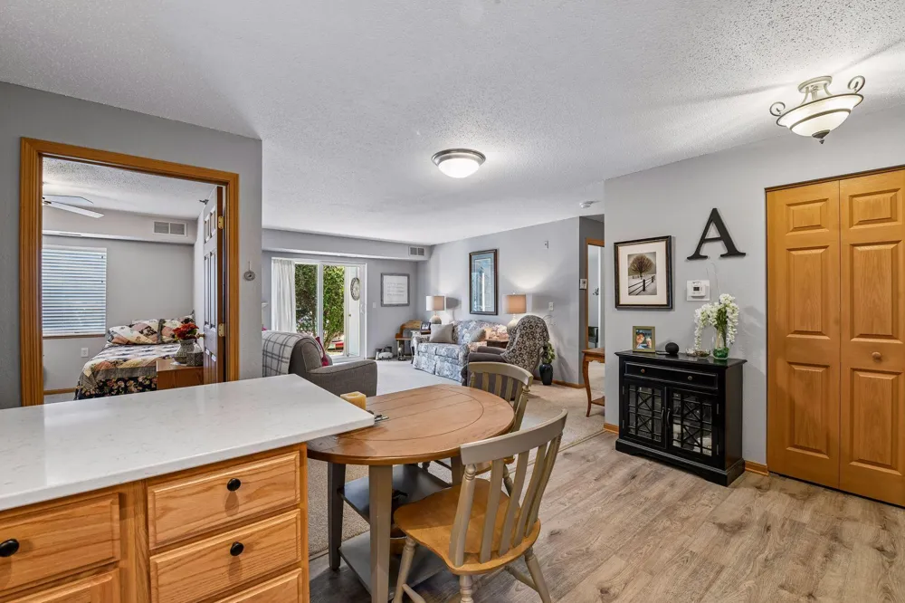 1321 Lake Drive W #123 Chanhassen, MN 55317