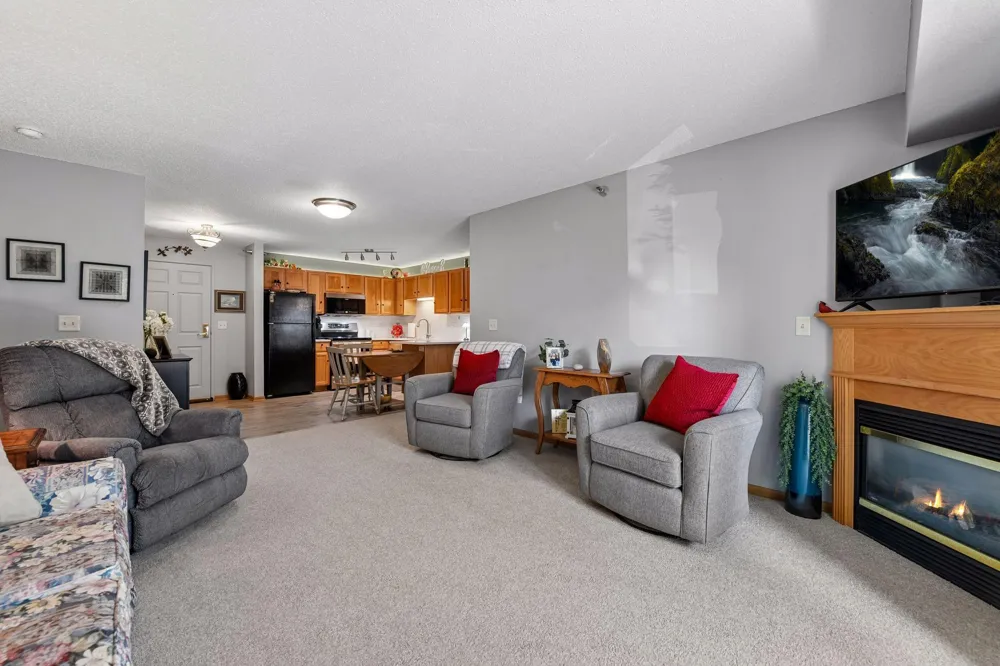 1321 Lake Drive W #123 Chanhassen, MN 55317