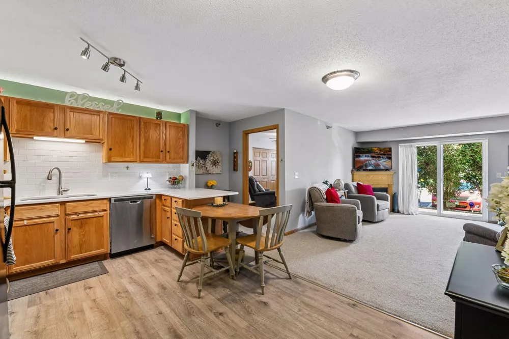 1321 Lake Drive W #123 Chanhassen, MN 55317