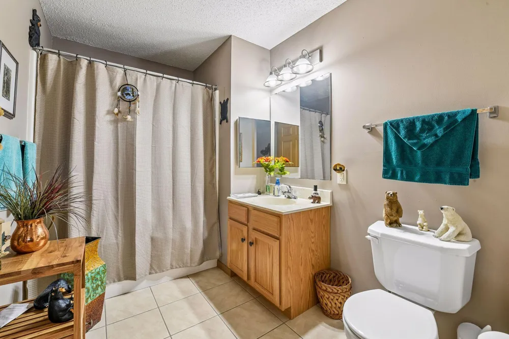 1321 Lake Drive W #123 Chanhassen, MN 55317