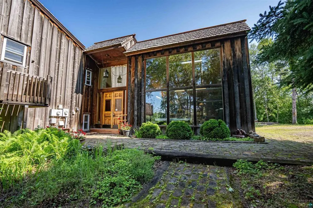 26 Saint Albans Road Superior, WI 54880