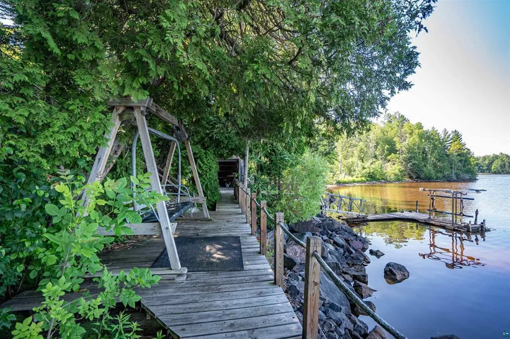 26 Saint Albans Road Superior, WI 54880