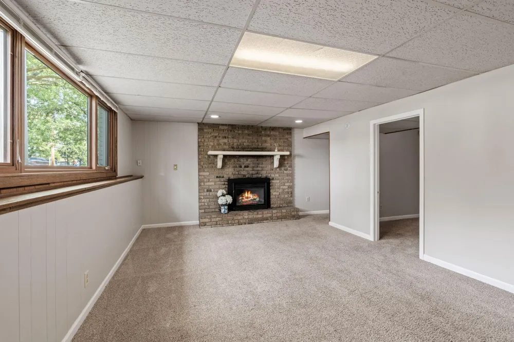 444 County Road B E Maplewood, MN 55117