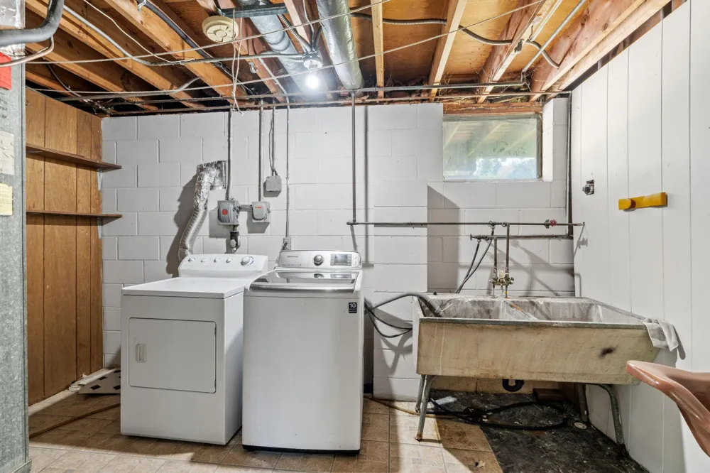 444 County Road B E Maplewood, MN 55117