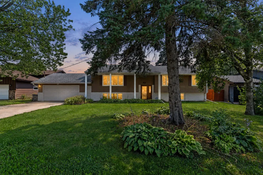 444 County Road B E Maplewood, MN 55117