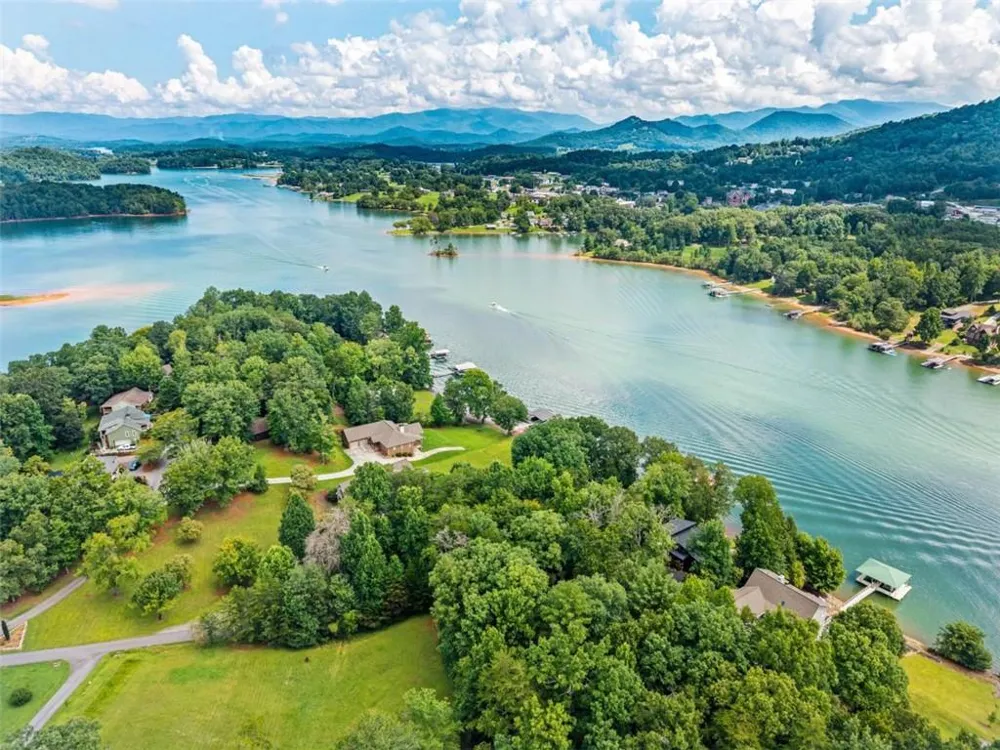 169 Windjammer Spur Hiawassee, GA 30546