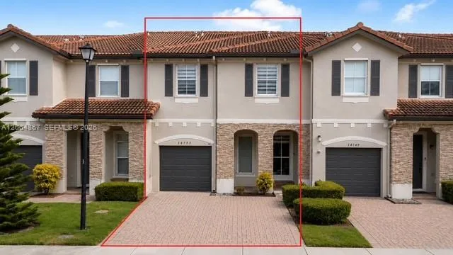 14753 SW 25th St Miami, FL 33185
