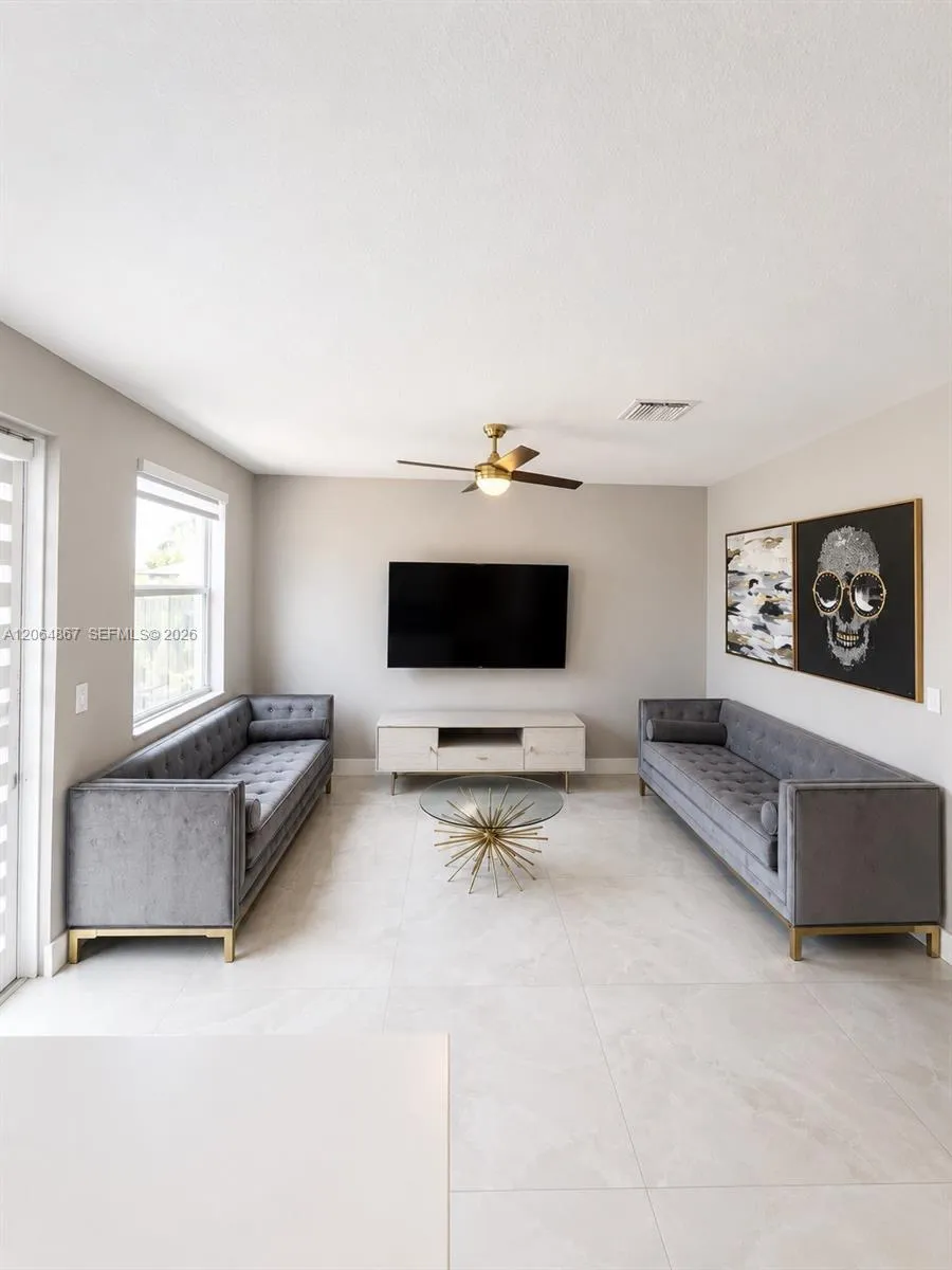 14753 SW 25th St Miami, FL 33185