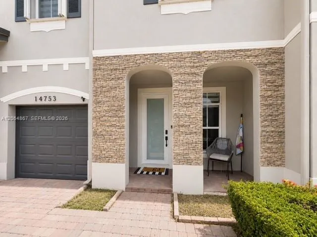 14753 SW 25th St Miami, FL 33185