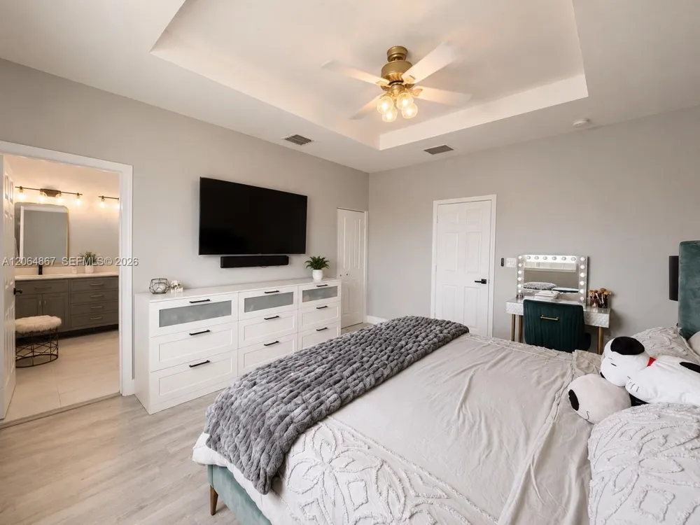 14753 SW 25th St Miami, FL 33185