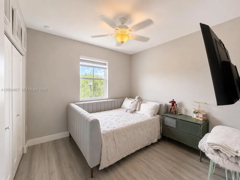 14753 SW 25th St Miami, FL 33185