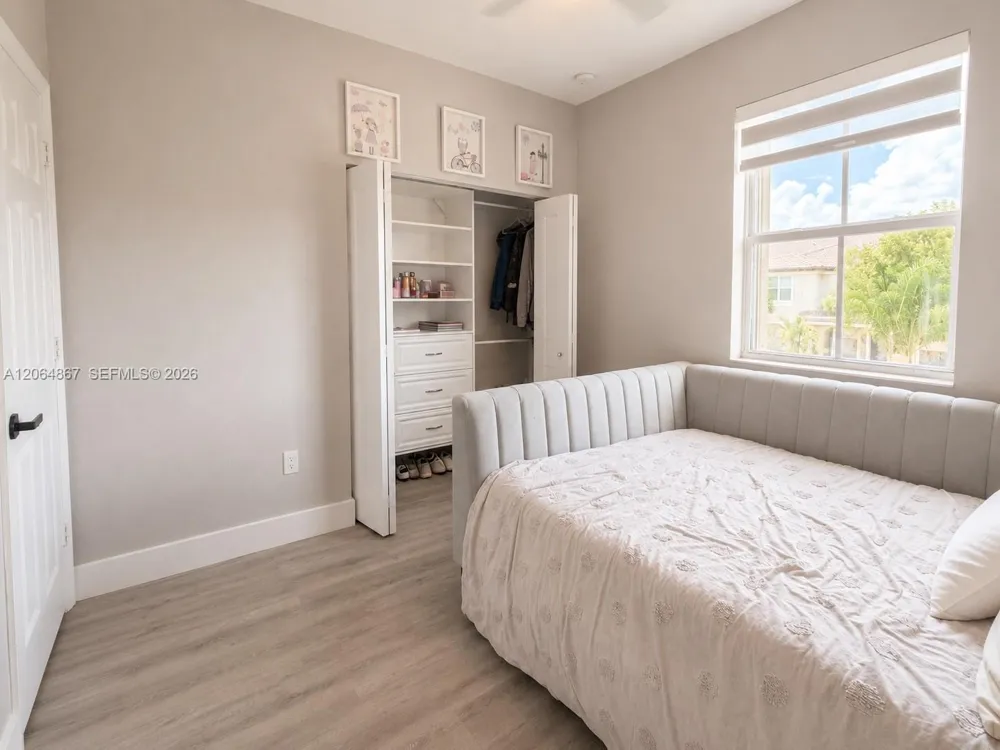 14753 SW 25th St Miami, FL 33185
