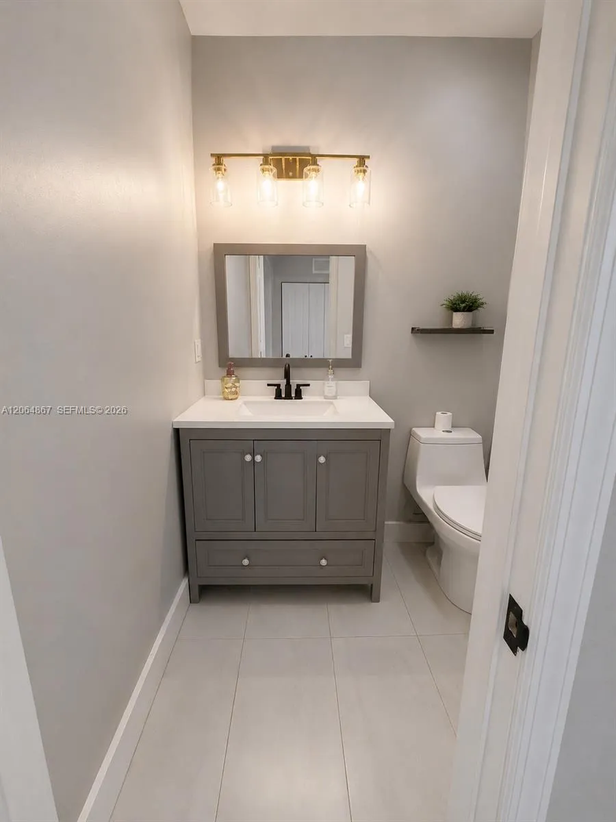 14753 SW 25th St Miami, FL 33185