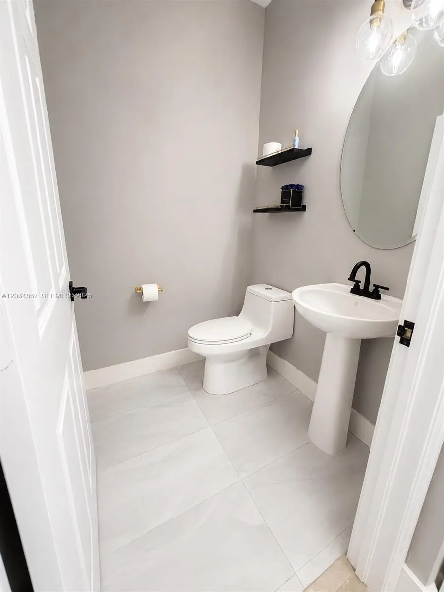 14753 SW 25th St Miami, FL 33185