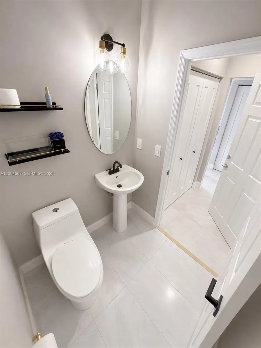 14753 SW 25th St Miami, FL 33185