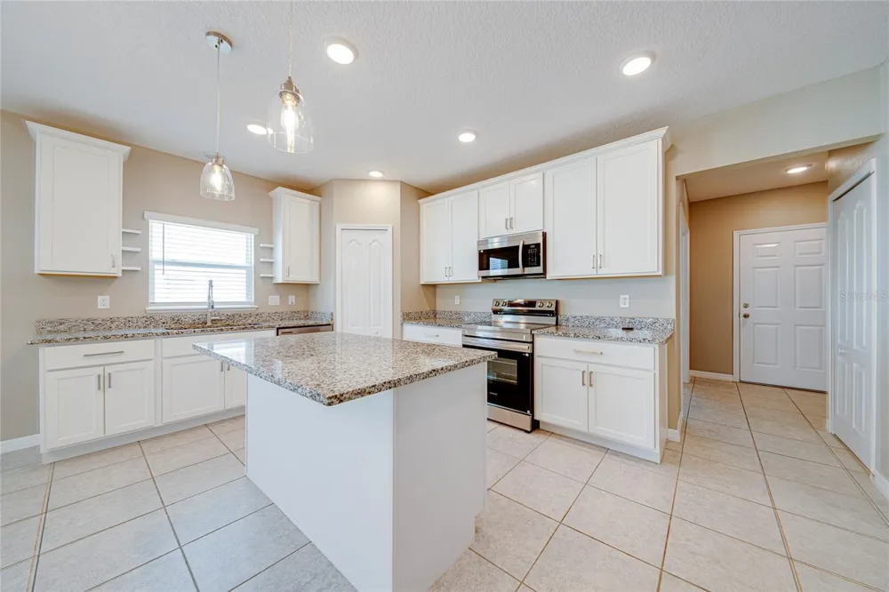 352 BRIARBROOK LANE Haines City, FL 33844