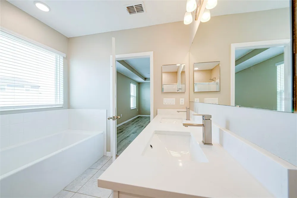 352 BRIARBROOK LANE Haines City, FL 33844