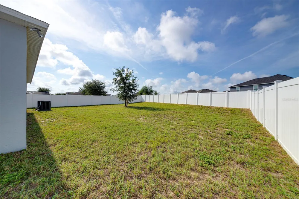 352 BRIARBROOK LANE Haines City, FL 33844