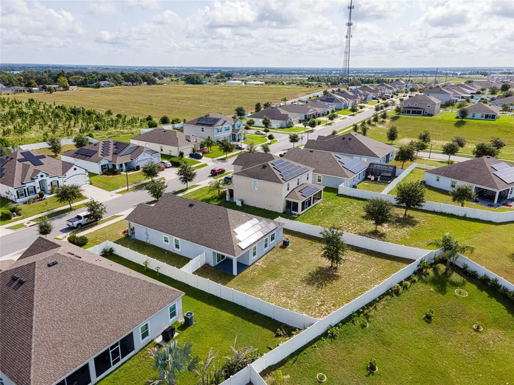 352 BRIARBROOK LANE Haines City, FL 33844