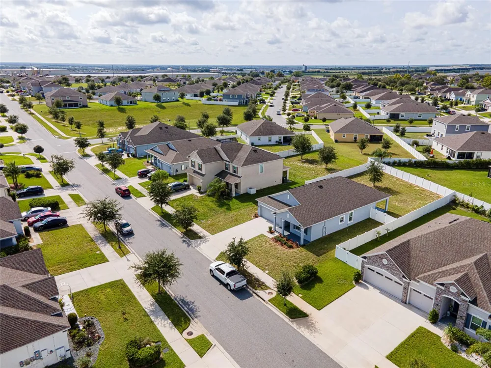 352 BRIARBROOK LANE Haines City, FL 33844