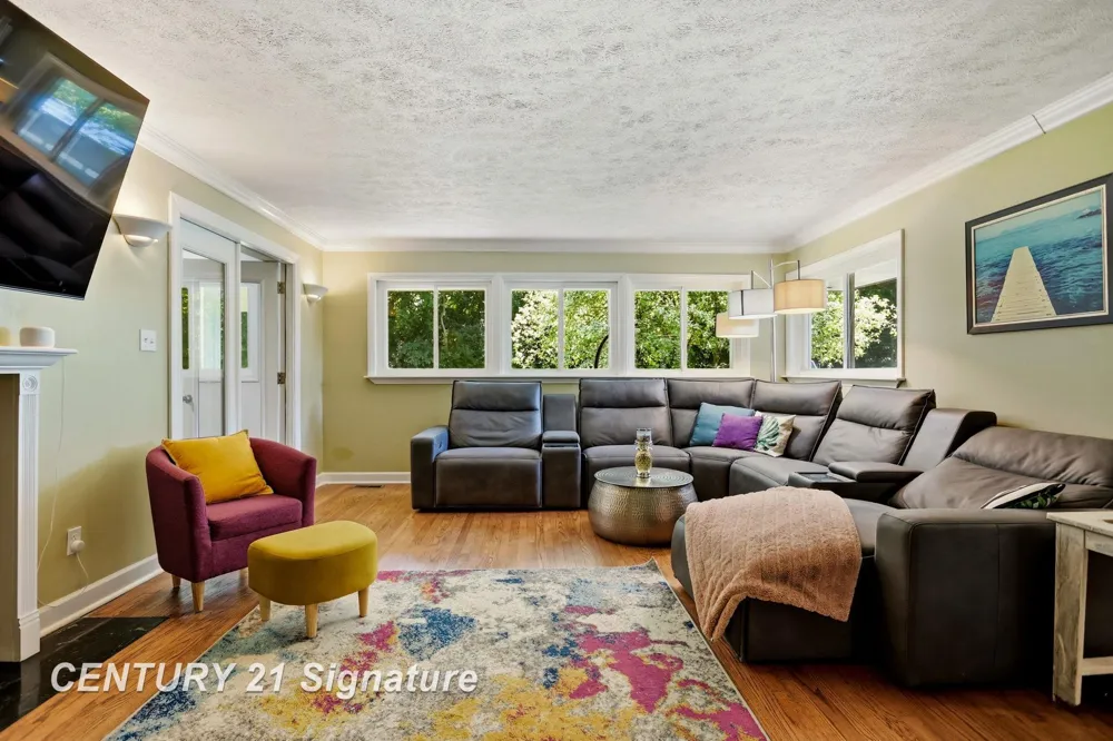 1 Center Woods Drive Saginaw Charter Township, MI 48638