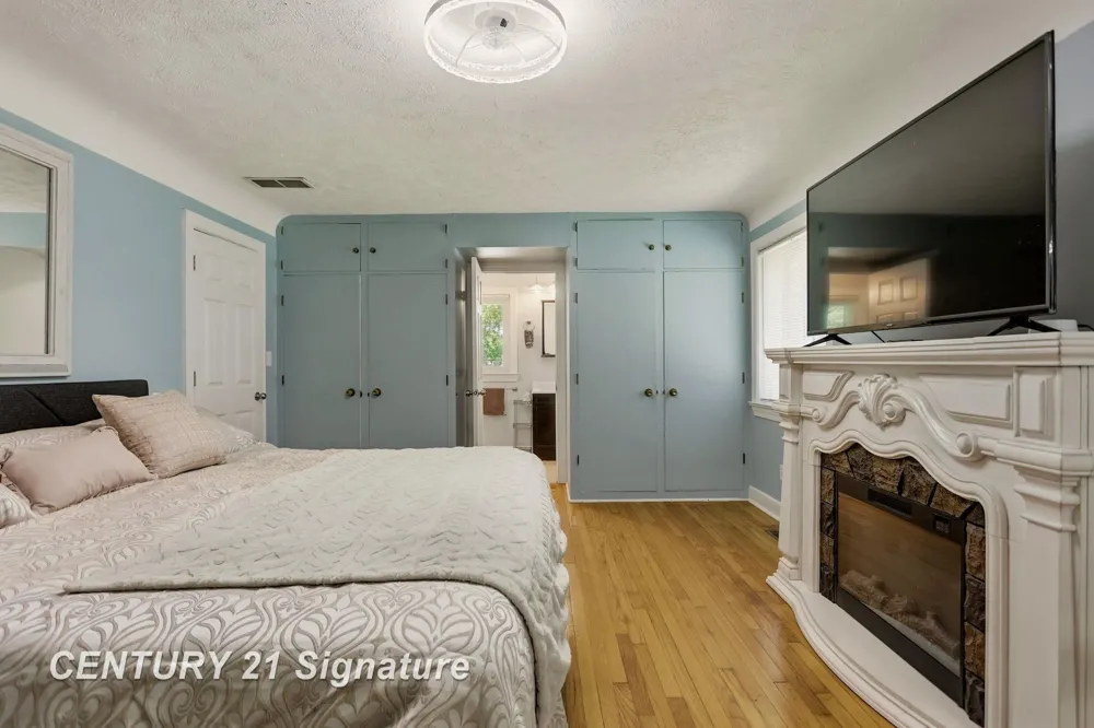 1 Center Woods Drive Saginaw Charter Township, MI 48638