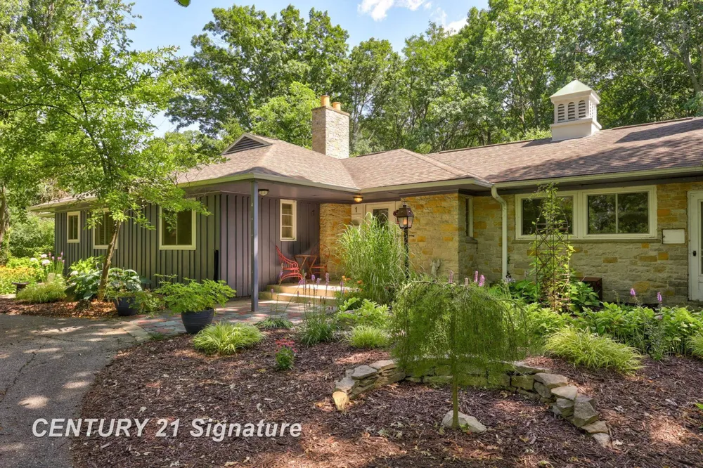 1 Center Woods Drive Saginaw Charter Township, MI 48638